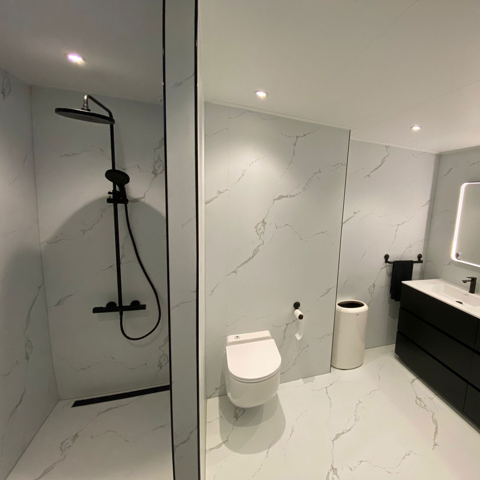 BADKAMER-WANDPANELEN-BIANCO BADKAMER-WANDPANELEN-BIANCO