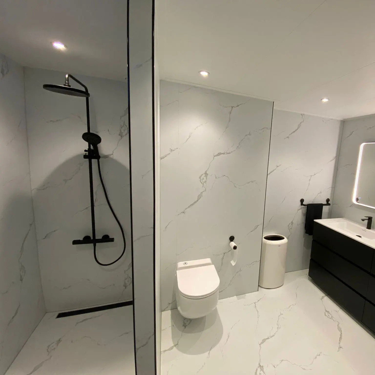 BADKAMER-WANDPANELEN-BIANCO