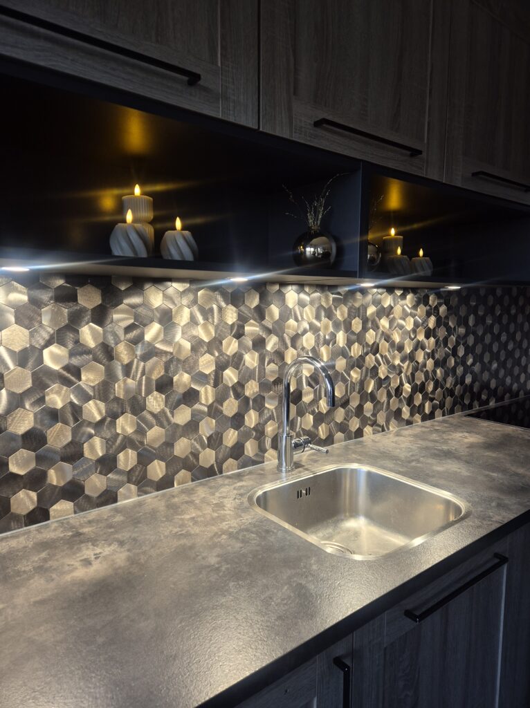 Afbeelding #2 van Angelique B.